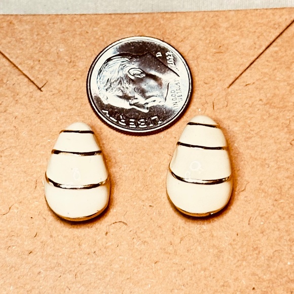 Gold Tone Cream Enamel Earrings Possibly Monet Clip On Converted to Post Vintage - Picture 5 of 6